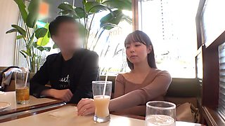 清楚な美女がパンティにシミを作り、剛毛オマンコ感度アップの寝取られエッチ