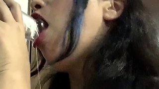 Amateur hands free close up blowjob