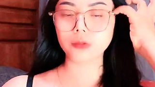 Webcam fun mature brunette with toys cum on cam