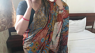 Indian Bhabhi in Saree Seduce Her Devar for Sex, Indian XXX Desi Chudai Hindi Porn