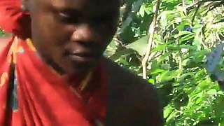 These Local Amateur Village Lovers Met in the Bush Again and Fucked Hardcore