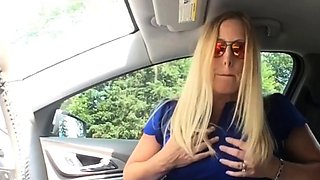 Blonde Milf Masturbates in Public Park!