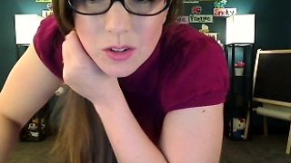 Cute amateur brunette naughty in solo jerking show on camera