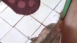 Stepmother Saw How Her Stepson Was Watching Her and Gave It in the Ass in the Bathroom, Cum in Her Mouth