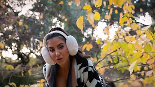 Curvy Arab MILF exposes hot naked body