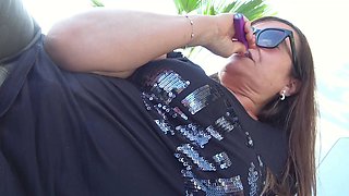 Sexy Oldies Rubs Pussy On Cam