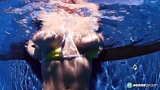 Big Tit Skinny Dip: Lana Ivans