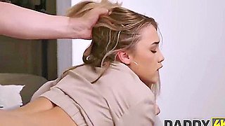 A Young Girl Brazenly Changed Her Boyfriend And Finished