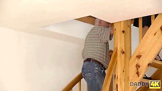 Daddy4k. viejo gordo no puede resistir delante de la bella joven ornella morgen