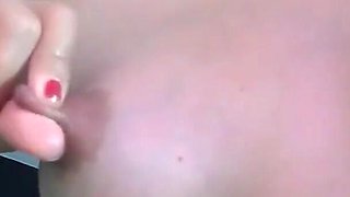 Leni Is Sucking a Lot of Her Breastmilk From Her Desk
