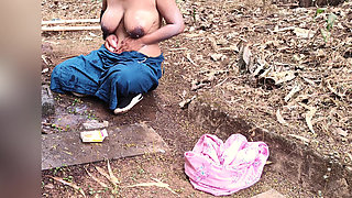 Village indian aunty takes a Nude bath and looking Hot and sexsy