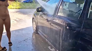 I undress while washing the car at the car wash, showing my tits and pussy in public