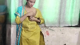 Buaa Ki Small Boobs Daba Kar Big Kiya