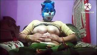 Indian sexy bhabhi huge boobs massage