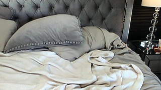 Blonde tight pussy babe solo toy fun in glamour masturbation