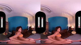Ebony Mutant Babe Oya Wants Your Dick Professor - Vr Porn And Virtual Reality
