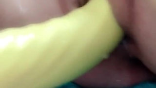 Creamy yoga pants squirt & toying