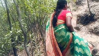 A Village Chitting Wife Fucking with a College Student in Forest