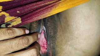 DESI VILLAGE GIRL ENJOYING SEX IN BED