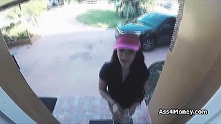 Pizza delivery girl fucks for cash on video