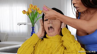 Pay Attention To My Pussy With Gabi Paltrova, Luna Star - Brazzers