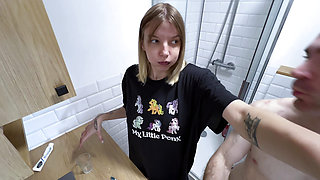 Hardcore sex in the shower with a blonde. Thelymia