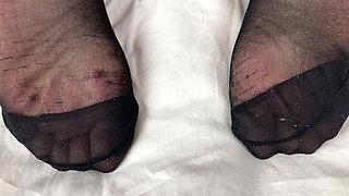 Mrs Mature Feet Wearing Her Old Work Tights for the Last Time