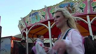 Amateur Blond Give Nice POV Blowjob