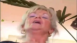 splendid-cougar-erica-lauren-lovin’-a-young-beef whistle-720p-tube-xvideos