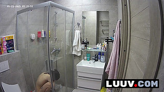 LUUV. Sexy Kareflore films her homemade shower routine for her real show