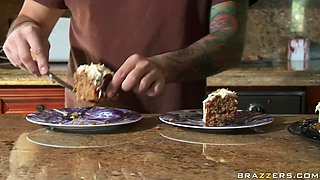 Dirty Fun Bags With Mahina Zaltana, Tommy Pistol - Brazzers