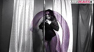 Hottie enjoys a hard fuck after gagging on a monster cock