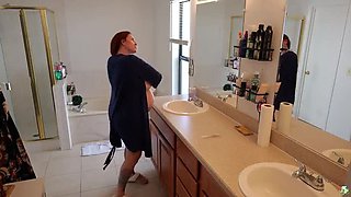 Pregnant Kelly Payne Solo - Big Nips Pussy Yoga Ball Relaxing Day