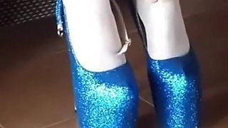MILF Wearing Peep-toe Heels