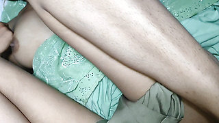 Indian desi Bhabhi in green sari hindi dirty talking part 2
