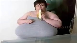 Karola s giant juggs in bras