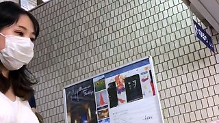 Asian amateurs enjoying sex in public