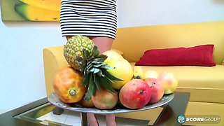 Monster Tits Brunette BBW LEANNE PEELS IT OFF - Leanne crow plays with fruits in fetish solo masturbation