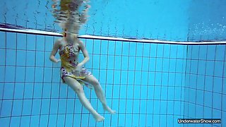 18-25 porn with adroit cutie from Underwater Show