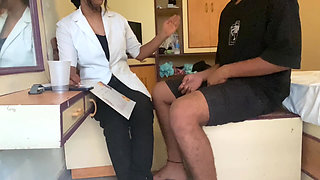 The Boy Got Aroused by Seeing the Sexy Doctor and They Had Sex
