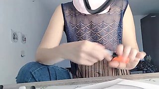 Kinky hairy latina with a big ass gives naughty fun