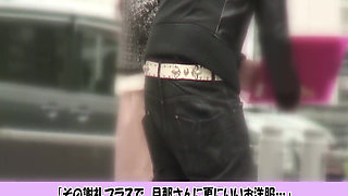 Celebrity Wife Who Came to Thank You.it Transforms Into a Nasty Wife Who Wants a Squid with an Electric Massage