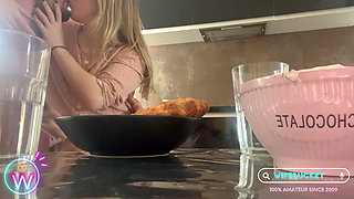 Eating Her Pussy for Breakfast, Yum!