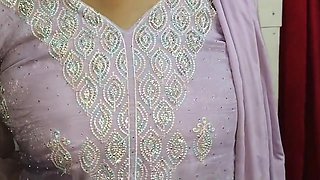 Desi Aunty Ko Kapde Badalte Bade Bade Boobs Dabaya