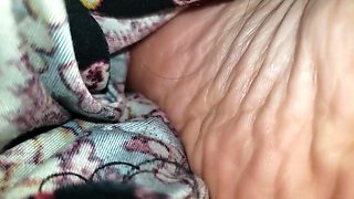 Amateur Foot Fetish Girlfriend Sucks and gives a Footjob