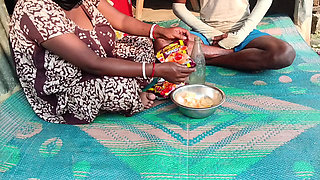 Desi bhabhi devar ke sath chudai ki daru pikar