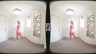 Gym Strip featuring Gina B - ZexyVR