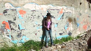 Teen Fuck in the Abandoned Place