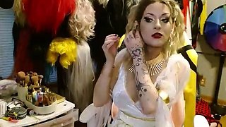 Blonde solo jerking off