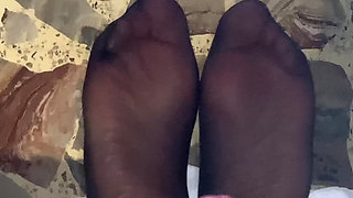 Cumming soles of feet to secretary POV